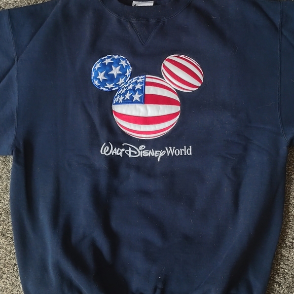 Walt Disney World sweatshirt - Picture 1 of 2